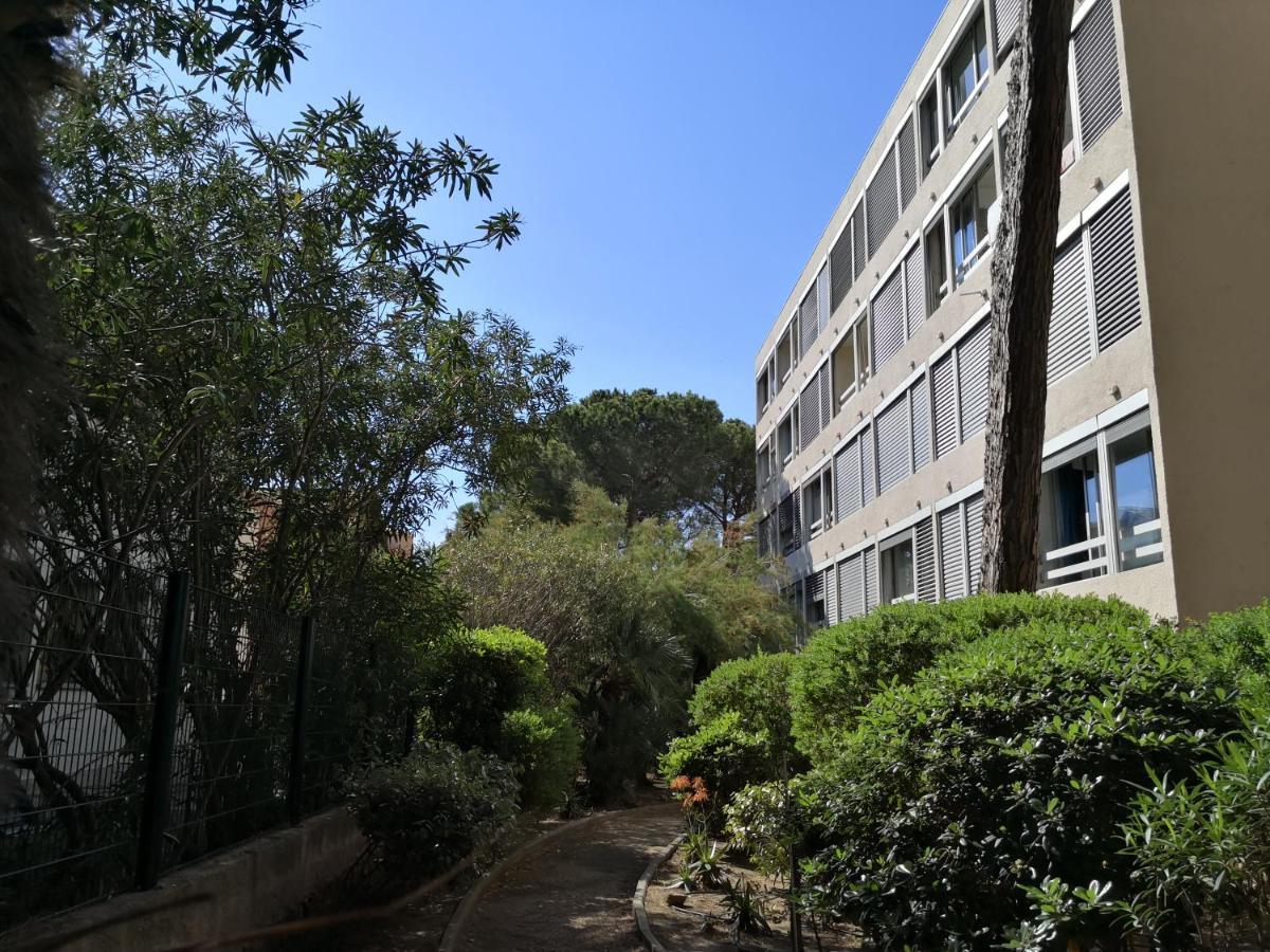 Studio A Hyeres Port - Proche De Toutes Commodites Exterior foto
